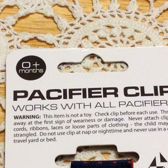 College Sports Pacifier Clip, bundle only item - Picture 3 of 5